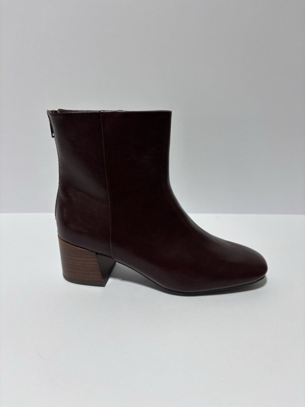 Baretraps Women’s Emilie Bloodstone Ankle Booties, Size 6.5 M